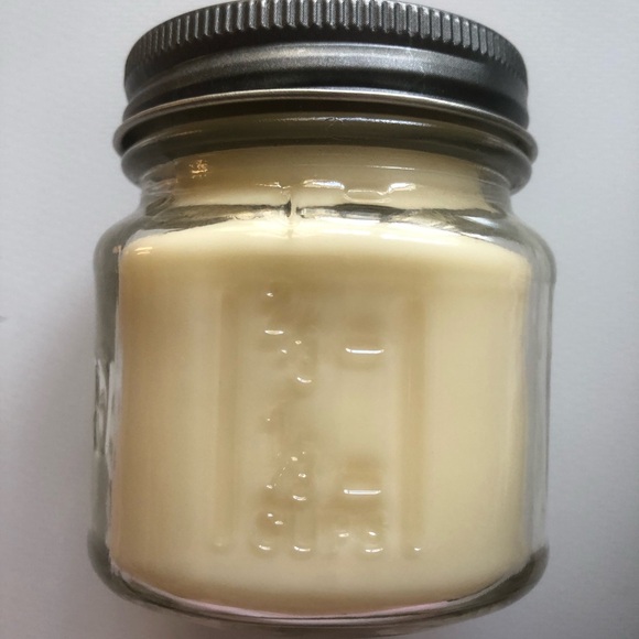 100% soy Eco Candle Co. Warm Vanilla Soy Candle - Cream - Picture 5 of 12